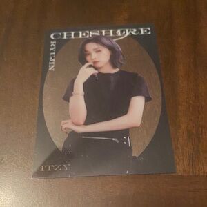 ITZY Cheshire Ryunjin Clear Card Postcard